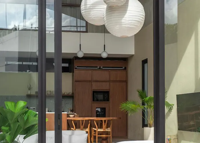 Lyvin Berawa Villa *