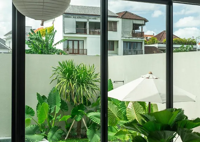 Lyvin Berawa Villa *